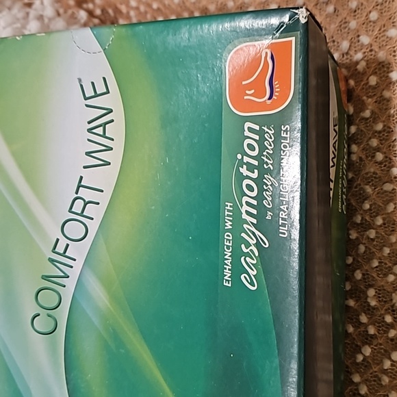 Easy Street Shoes - Picture 10 of 16